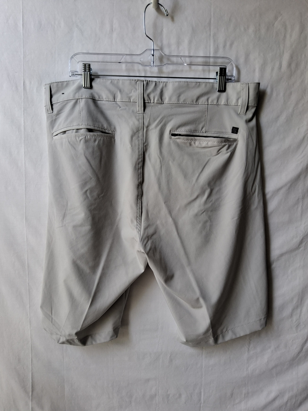 burnside Men's Light Gray Flat-Front Golf Shorts - Picture 2 of 3